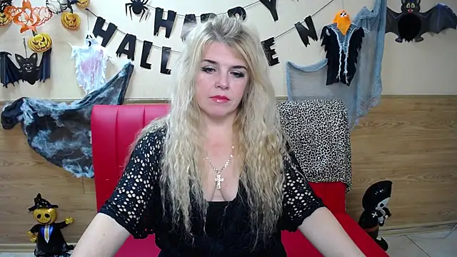 Snapshot of Julya_Barbi chatting on 11.04.25 Julya Barbi online show from 11.04.25