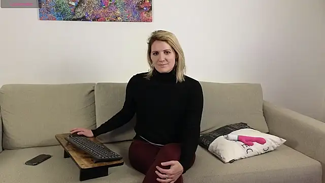 NoraNoxx online show from 01.28.25