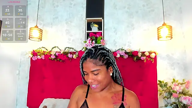 Snapshot of SilvannaFit chatting on 10.01.25 SilvannaFit online show from 10.01.25