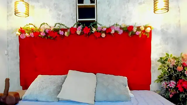 Snapshot of SilvannaFit chatting on 11.04.25 SilvannaFit online show from 11.04.25