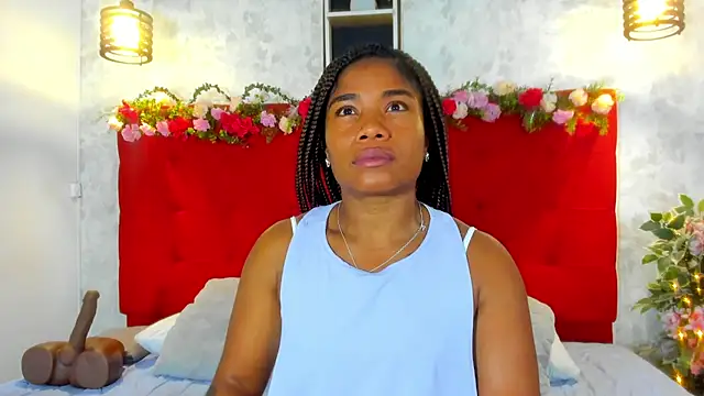 Snapshot of SilvannaFit chatting on 11.07.25 SilvannaFit online show from 11.07.25