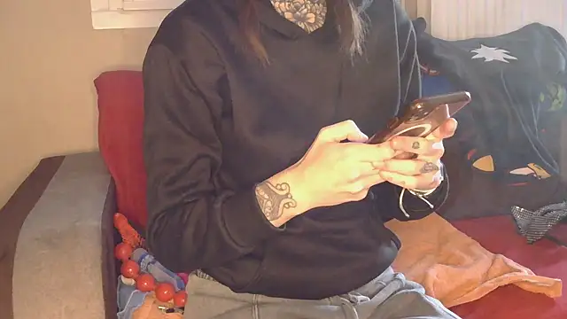 liloucamchaudee online show from 12.05.25