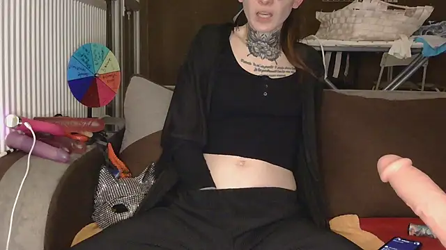 liloucamchaudee online show from 02.17.26