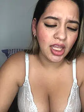 Amira  Fatima online show from 02.11.25