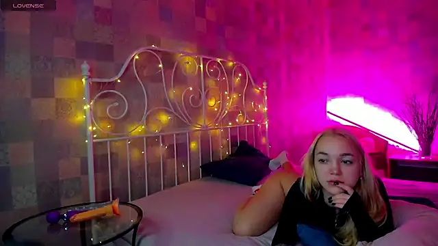 Christy Little online show from 02.01.25