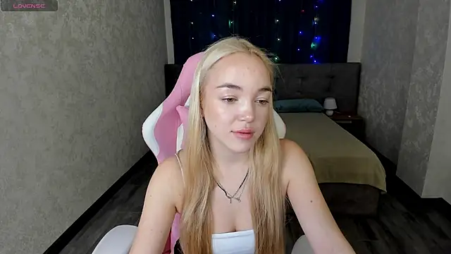 Christy Little online show from 02.17.25