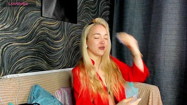 Christy Little online show from 03.15.25