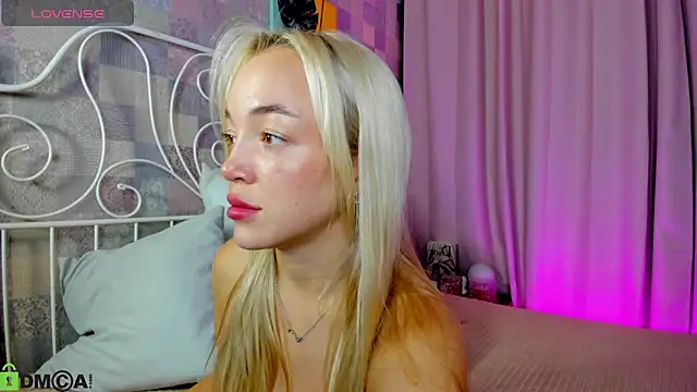 Christy Little online show from 09.24.25