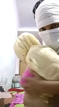 Snapshot of hot_wife_35 chatting on 12.03.24 hot wife 35 online show from 12.03.24