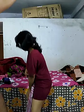 Snapshot of hot_wife_35 chatting on 10.09.25 hot wife 35 online show from 10.09.25