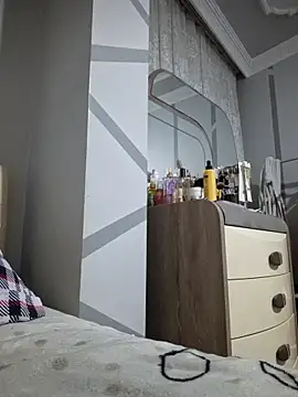 SUSELLAM1 online show from 12.21.24