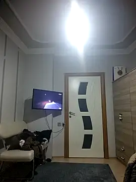 SUSELLAM1 online show from 02.24.25