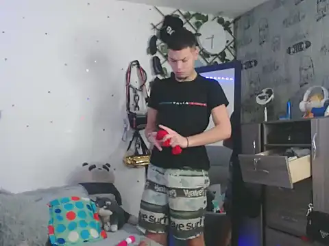 MarceloMilk online show from 10.24.25