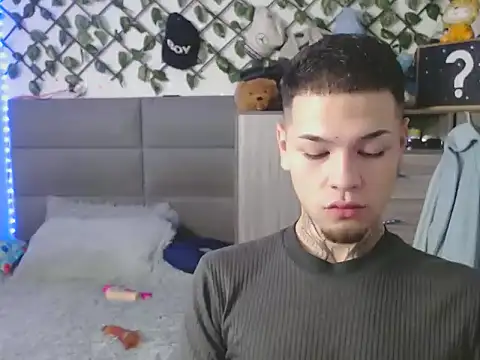 MarceloMilk online show from 10.31.25