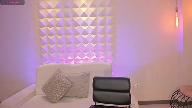 AlinaKravitz online show from 02.08.26