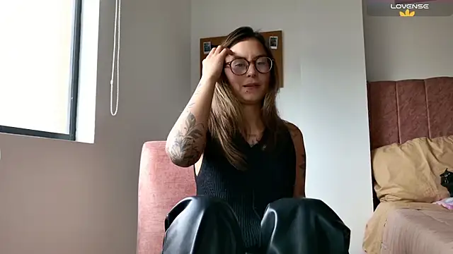 Emmy petit online show from 12.19.25