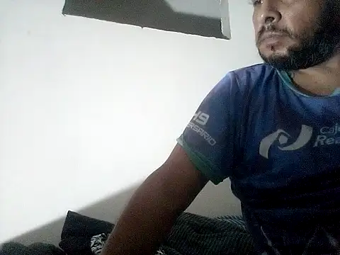 Snapshot of deditos chatting on 06.21.26 deditos online show from 06.21.26
