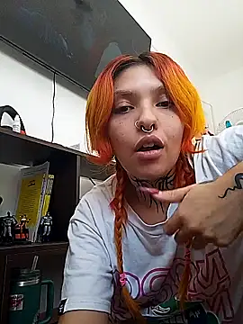 Snapshot of littledoll_juicy chatting on 03.03.26 littledoll juicy online show from 03.03.26