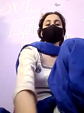 Snapshot of magicmoment00786 chatting on 11.04.25 magicmoment00786 online show from 11.04.25