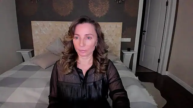 Snapshot of AllisonWilliams chatting on 01.25.25 AllisonWilliams online show from 01.25.25