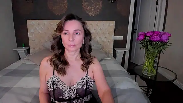 Snapshot of AllisonWilliams chatting on 02.01.25 AllisonWilliams online show from 02.01.25