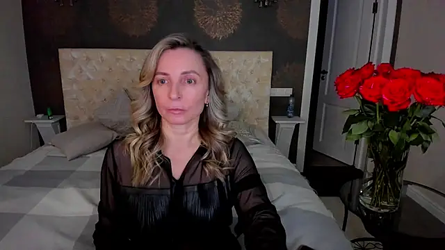 Snapshot of AllisonWilliams chatting on 02.17.25 AllisonWilliams online show from 02.17.25