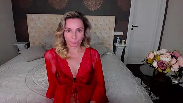 Snapshot of AllisonWilliams chatting on 09.09.25 AllisonWilliams online show from 09.09.25