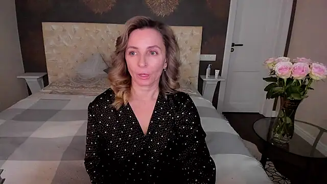 Snapshot of AllisonWilliams chatting on 10.10.25 AllisonWilliams online show from 10.10.25