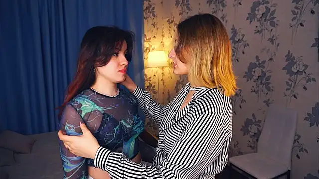 Snapshot of TateDevon chatting on 01.11.25 TateDevon online show from 01.11.25