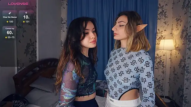 Snapshot of TateDevon chatting on 02.10.25 TateDevon online show from 02.10.25