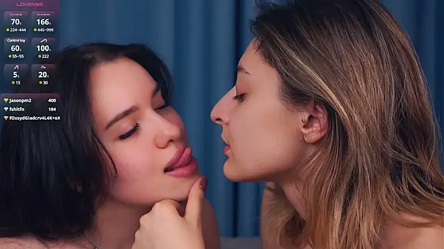 Snapshot of TateDevon chatting on 03.04.25 TateDevon online show from 03.04.25