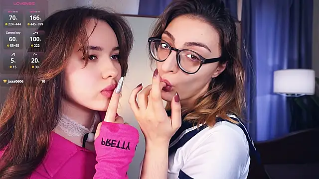 Snapshot of TateDevon chatting on 03.18.25 TateDevon online show from 03.18.25