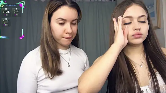 Snapshot of TateDevon chatting on 09.30.25 TateDevon online show from 09.30.25