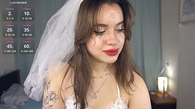 Snapshot of TateDevon chatting on 10.31.25 TateDevon online show from 10.31.25