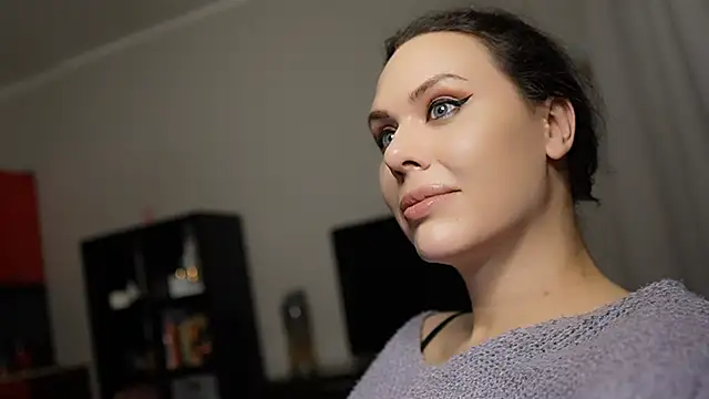 MollyCheiz online show from 12.06.24