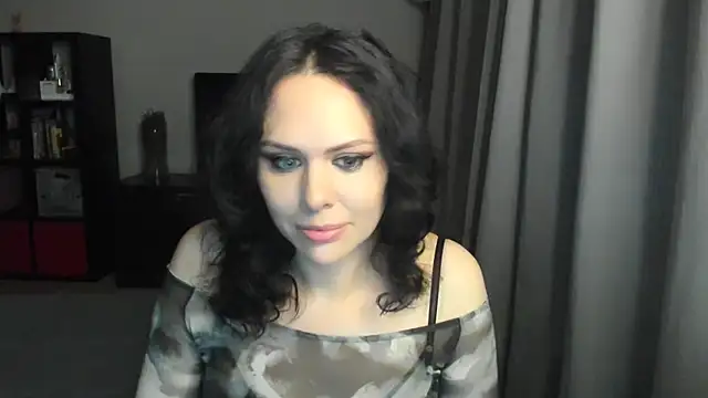 MollyCheiz online show from 12.12.24
