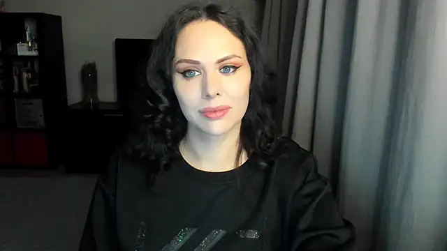 MollyCheiz online show from 12.14.24