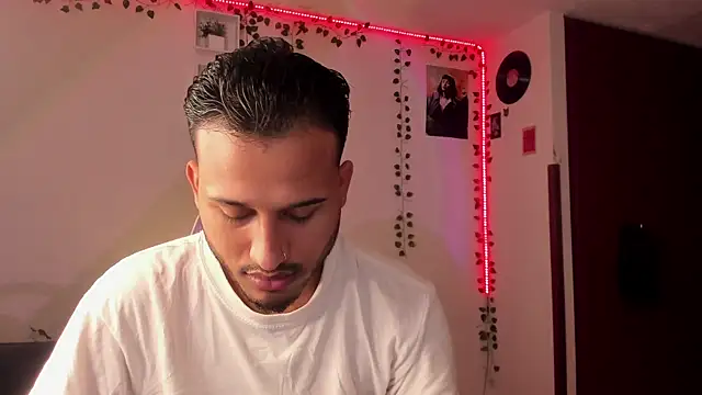 Raf brunette online show from 02.08.25