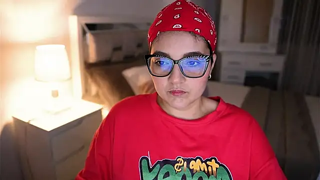 Camilaa bueno online show from 10.17.25