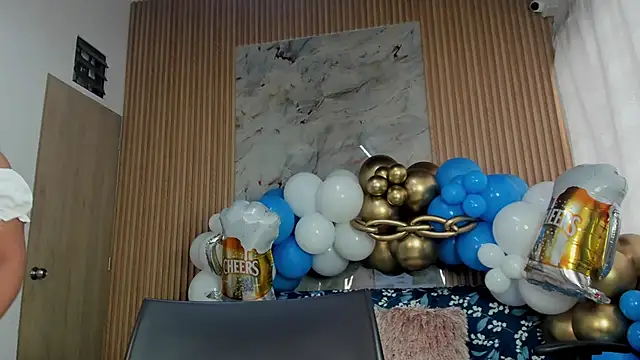 Snapshot of Any_topless chatting on 10.01.25 Any topless online show from 10.01.25