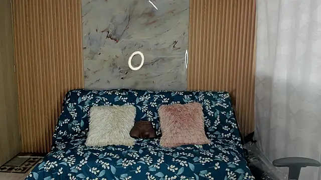 Snapshot of Any_topless chatting on 10.15.25 Any topless online show from 10.15.25