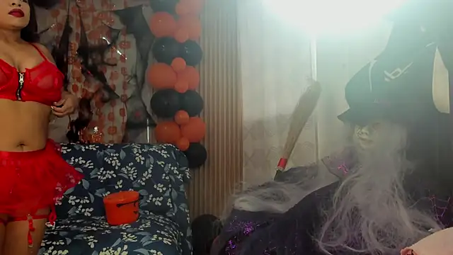 Snapshot of Any_topless chatting on 10.29.25 Any topless online show from 10.29.25