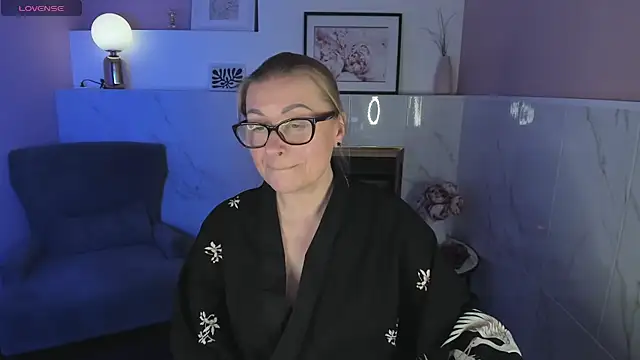 AlexandraKind online show from 01.03.25