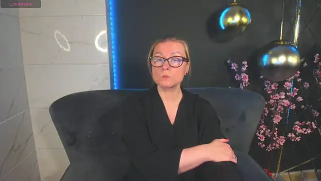 AlexandraKind online show from 01.13.25