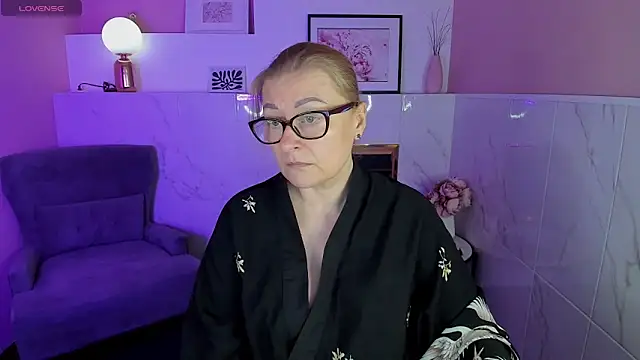 AlexandraKind online show from 01.19.25