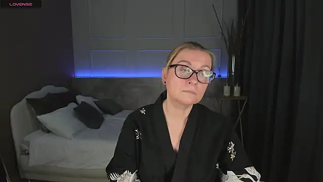 AlexandraKind online show from 01.23.25