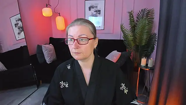 AlexandraKind online show from 09.26.25