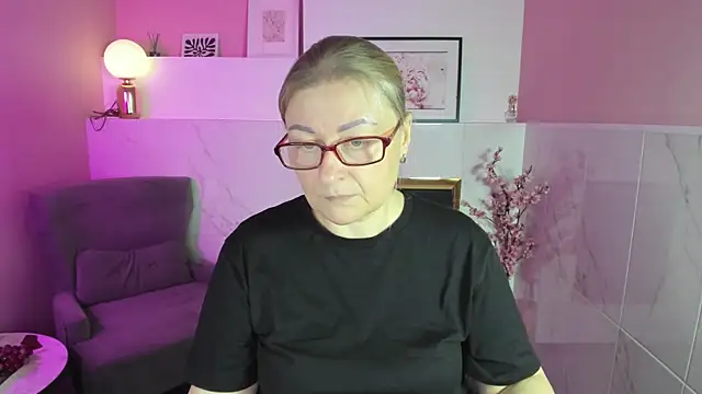 AlexandraKind online show from 11.07.25