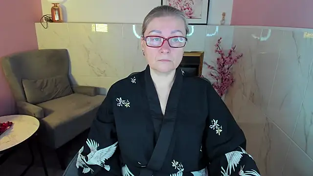 AlexandraKind online show from 11.23.25