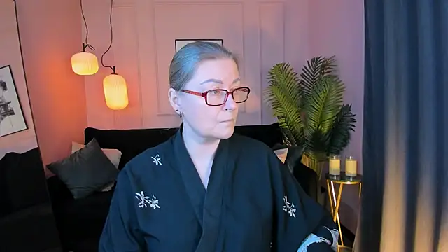 AlexandraKind online show from 12.17.25